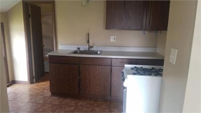 Building Photo - 340 4th Ave