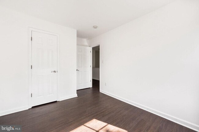 Building Photo - 21562 Iredell Terrace