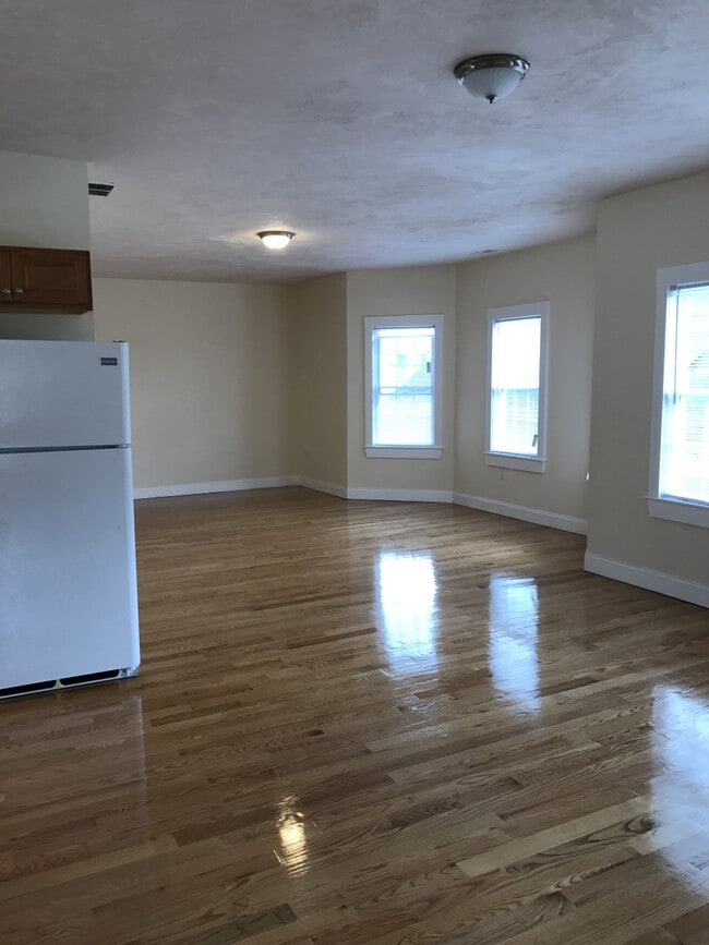 Building Photo - 14-16 Phillips Street