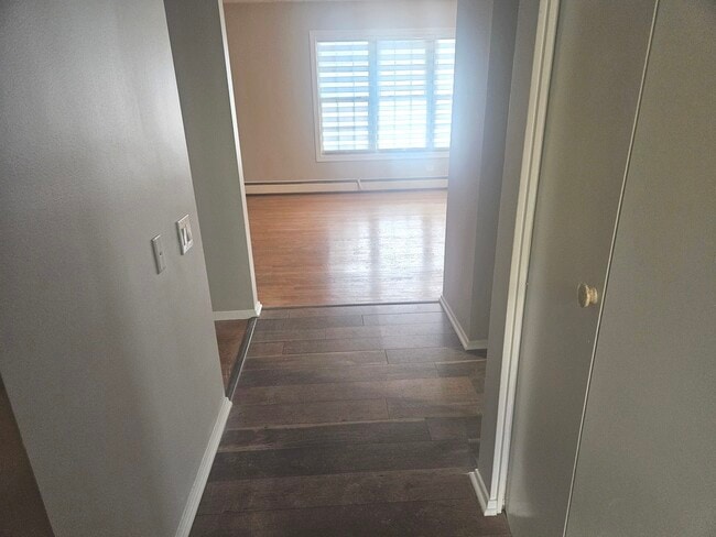 Building Photo - 863 N Northwest Hwy