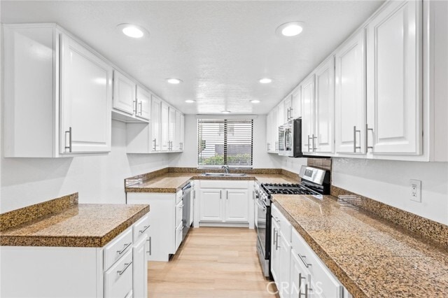 Building Photo - 34101 Via California