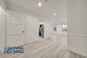 Building Photo - 1363 Hauser Blvd