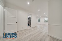 Building Photo - 1363 Hauser Blvd