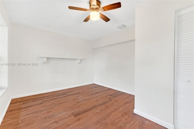 Building Photo - 550 SW 38th Terrace