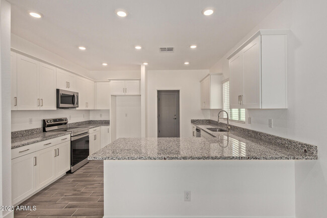 Building Photo - 1564 N Pueblo Dr