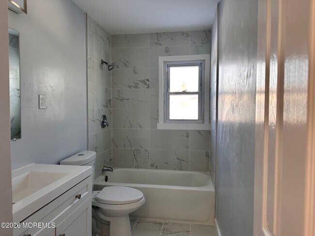 Building Photo - 420 Mermaid Ave