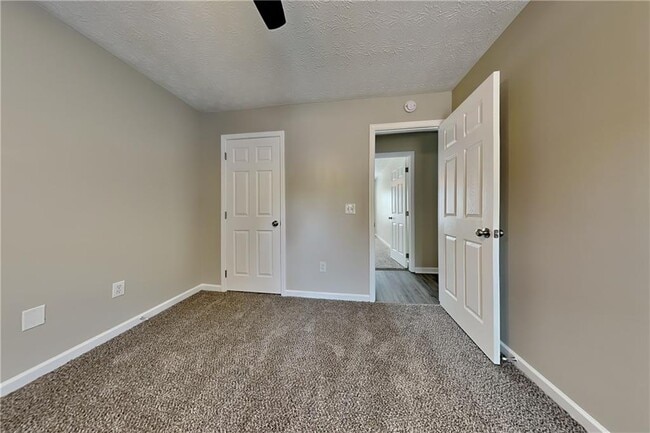 Building Photo - 3520 Lynley Mill Dr