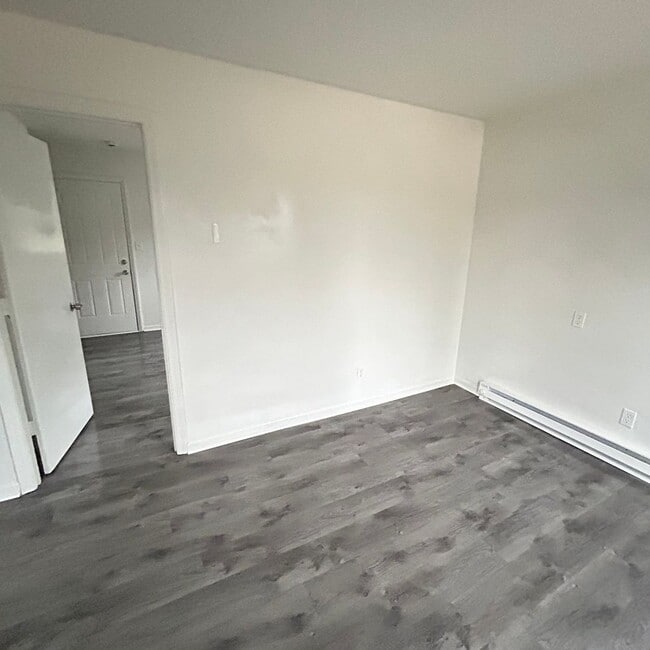 Building Photo - 1265 Springdale Rd