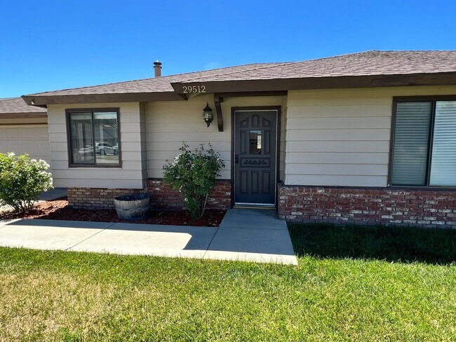 Building Photo - Beautiful Home 3BR/2Bath  on Bear Valley Springs Valley Floor