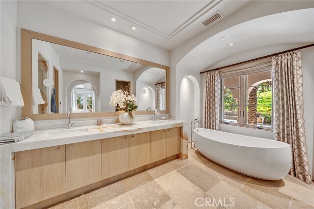 Building Photo - 64 Canyon Creek