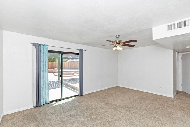 Building Photo - Rental Availalble