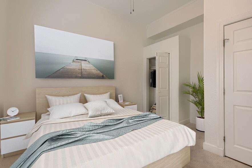 Building Photo - Updated & charming Lavaca home with large fenced yard