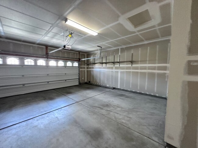Building Photo - 10735 Ridgebrook Dr
