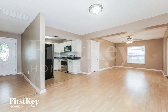 Building Photo - 1827 Driftwood Cir S
