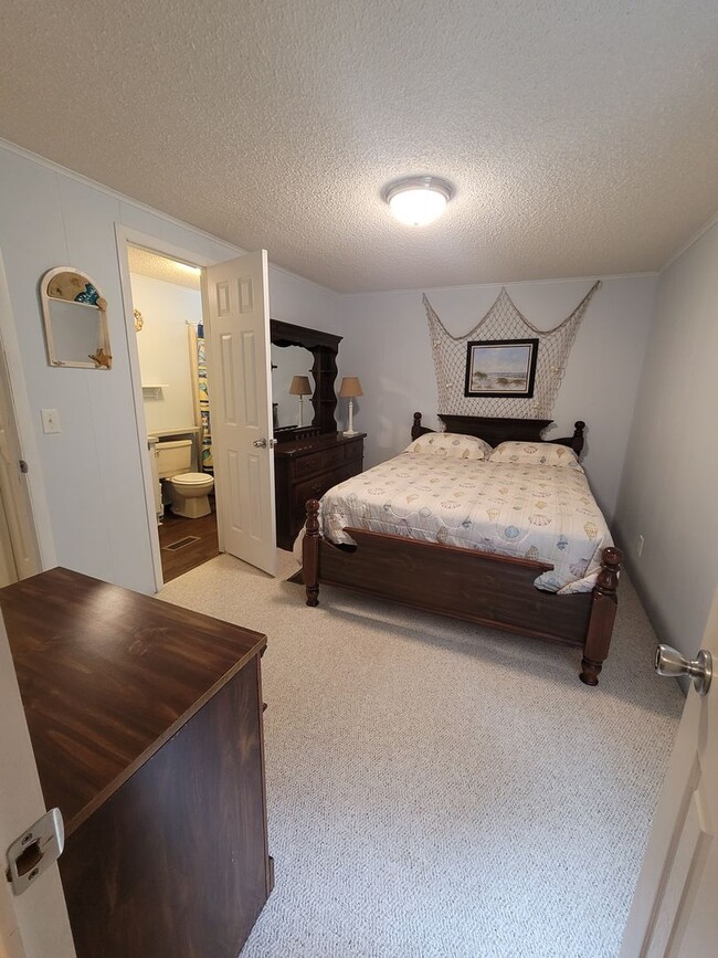 Building Photo - 5 Bedroom Beach House