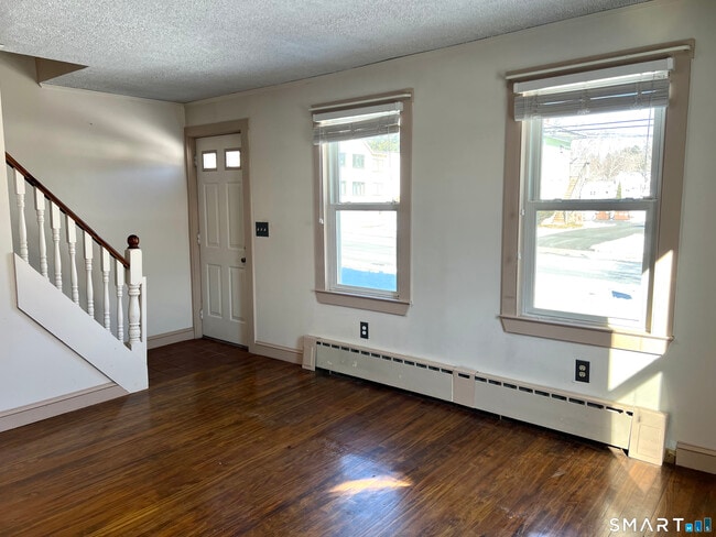 Building Photo - 77 Freestone Ave