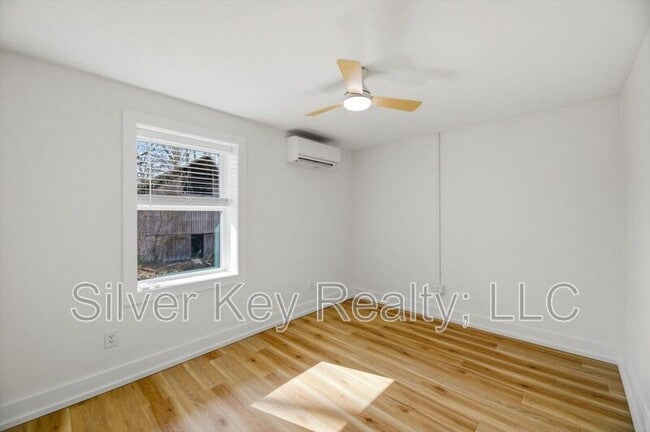 Building Photo - 2113 W Madison Ave