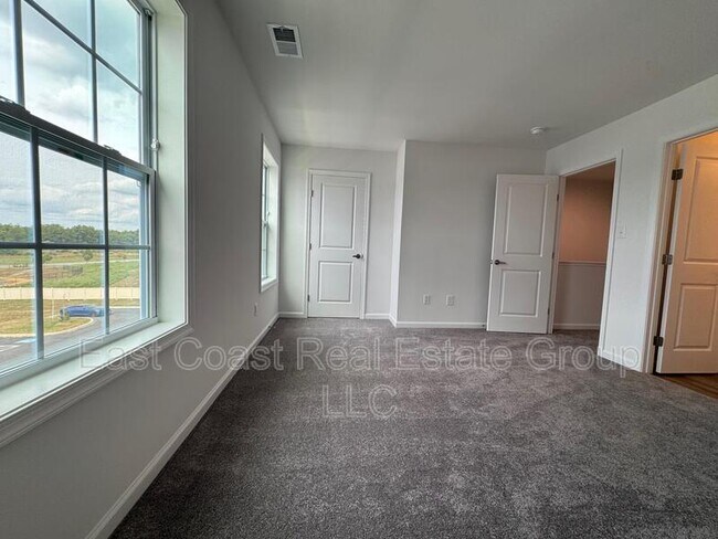 Building Photo - 52 Snowdrop Ct