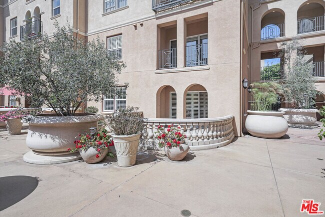 Building Photo - 13080 Pacific Promenade