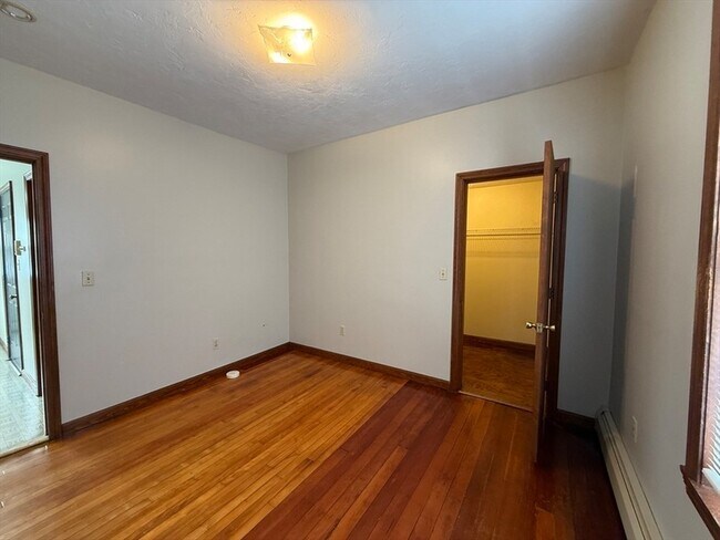 Building Photo - 132 Coburn Ave