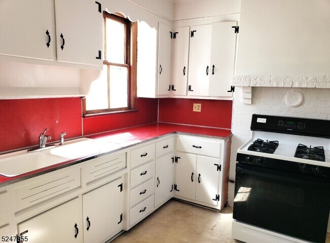 Building Photo - 19 Rosedale Ave