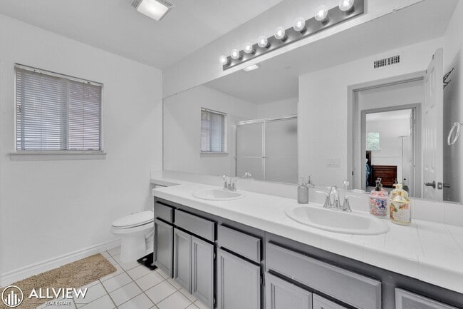 Building Photo - 2385 Country View Glen