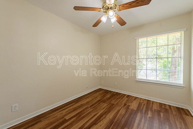 Building Photo - 4601 Lennox Dr