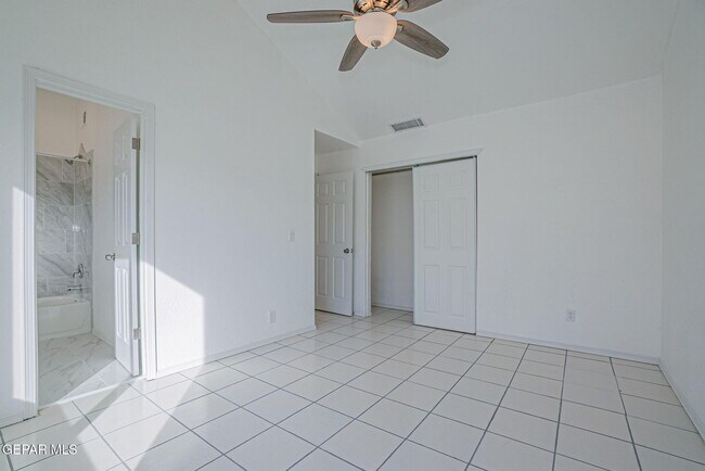 Building Photo - 12033 Fred Carter Dr