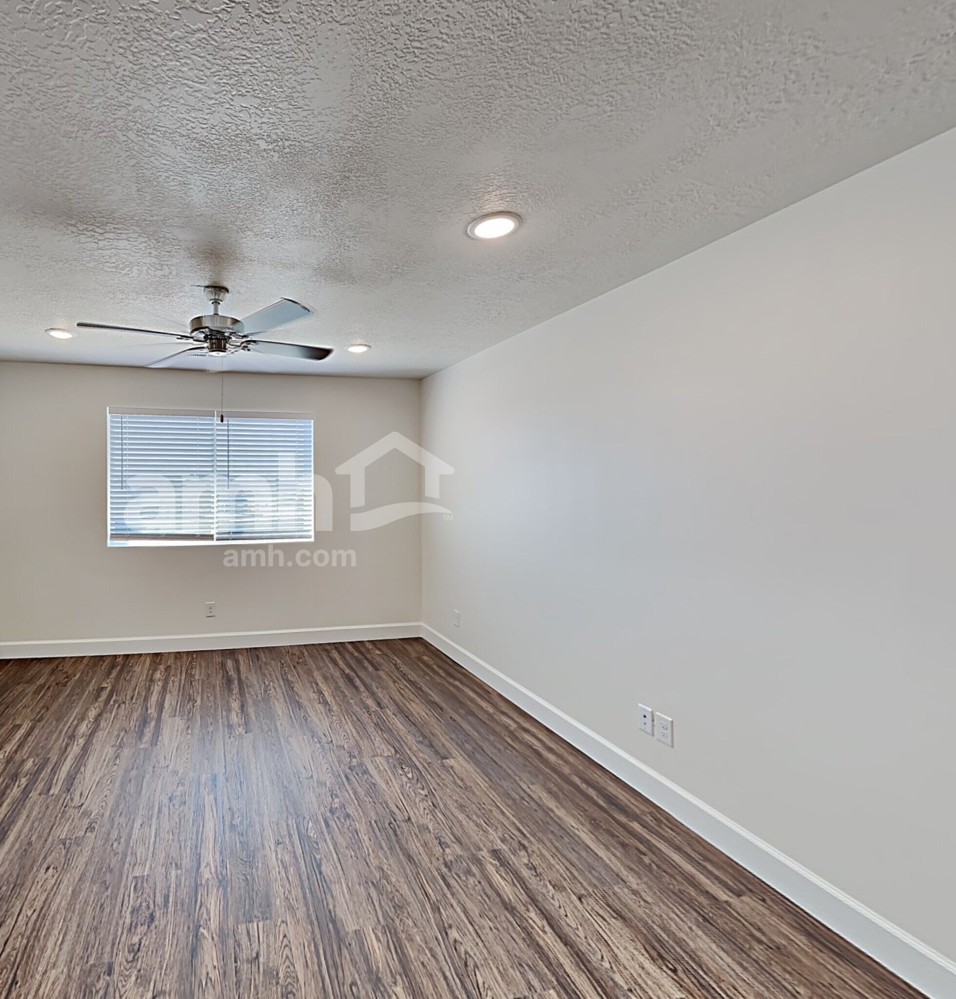 Building Photo - 1231 N Golden Spoke Dr