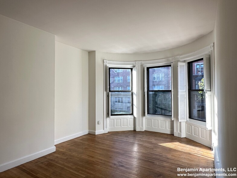 Building Photo - 517 Beacon St