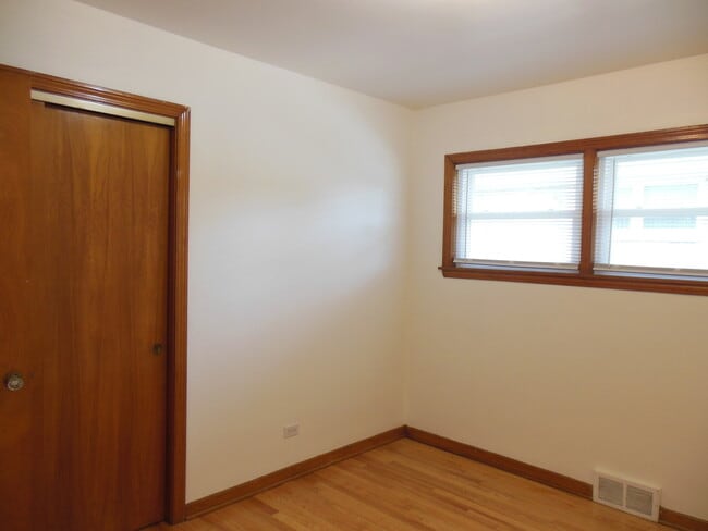 Building Photo - 508 E Butterfield Rd