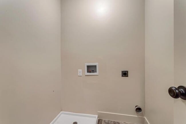 Building Photo - 423 S Spanish Trails Blvd