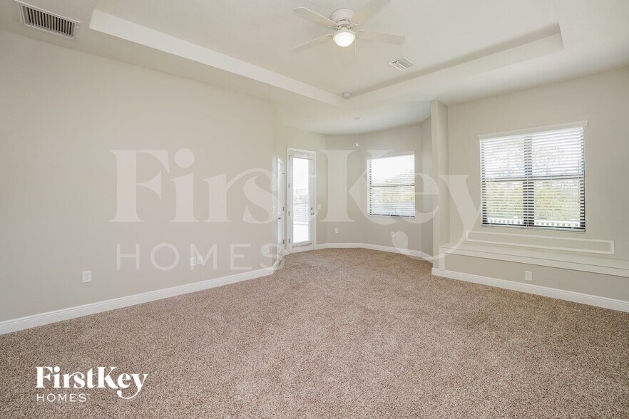 Building Photo - 12414 Drakefield Dr