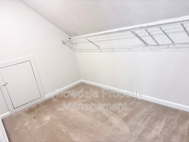 Building Photo - 314 King George Loop