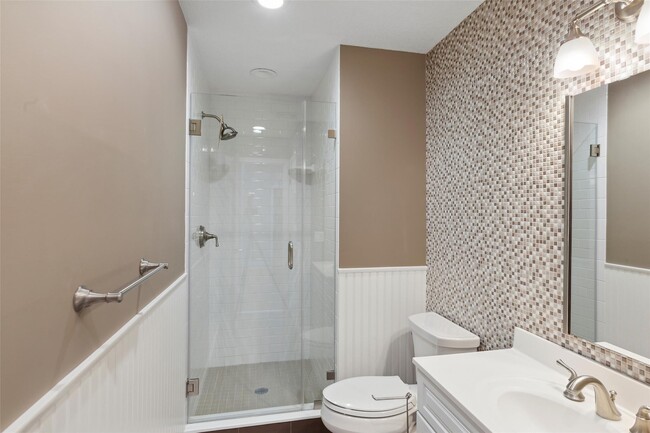 Building Photo - 671 Heritage Hills