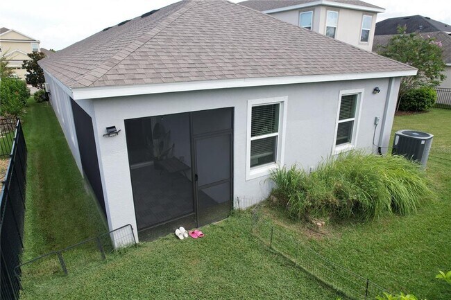 Building Photo - 6123 Voyagers Pl