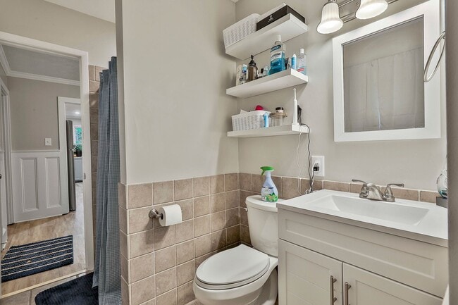 Building Photo - Renovated Peachtree City Ranch Close to Ev...