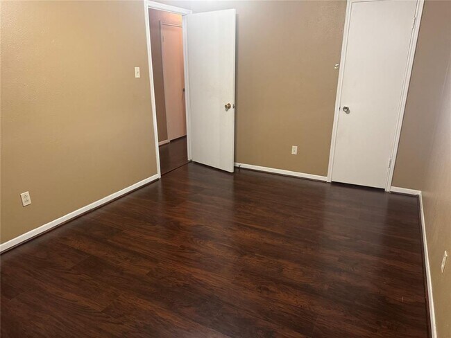 Building Photo - 4908 Faircrest St