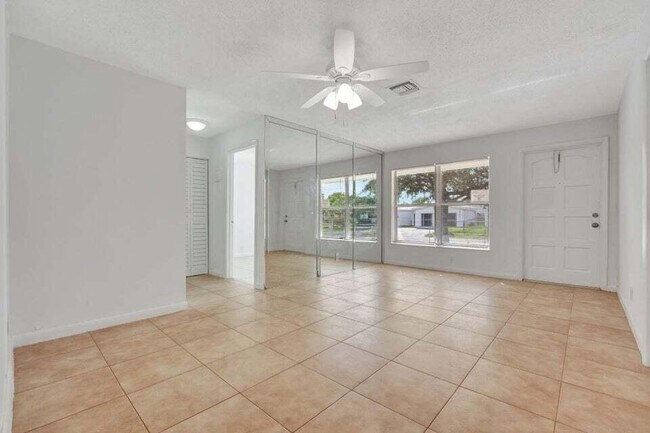 Building Photo - 3511 NW 7th Ct