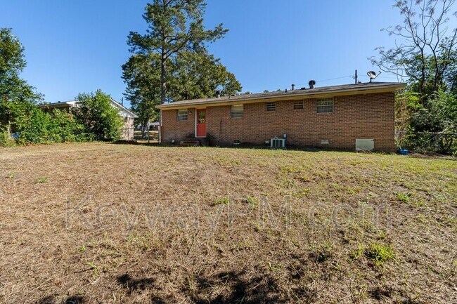 Building Photo - 413 Kingstree Rd