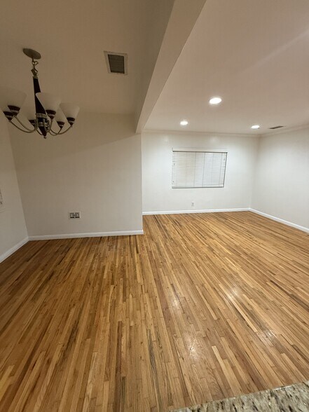 Building Photo - 5134 W 131st St