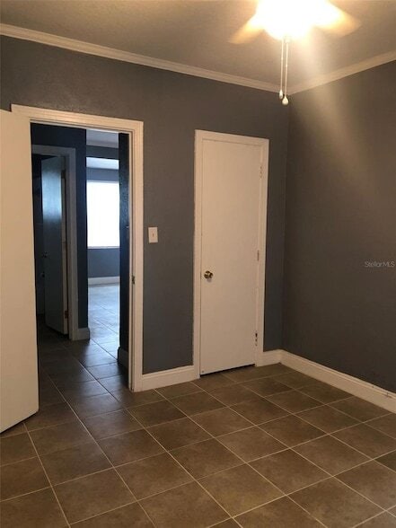 Building Photo - 2201 S Park Ave