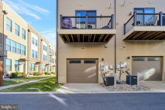 Building Photo - 2816 Arts Vista Blvd