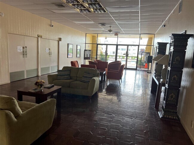 Building Photo - 8135 Sunrise Lakes Blvd