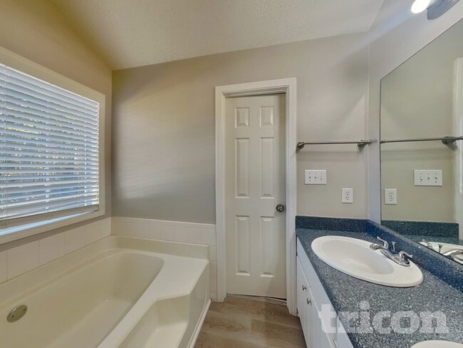 Building Photo - 118 Valleydale Dr