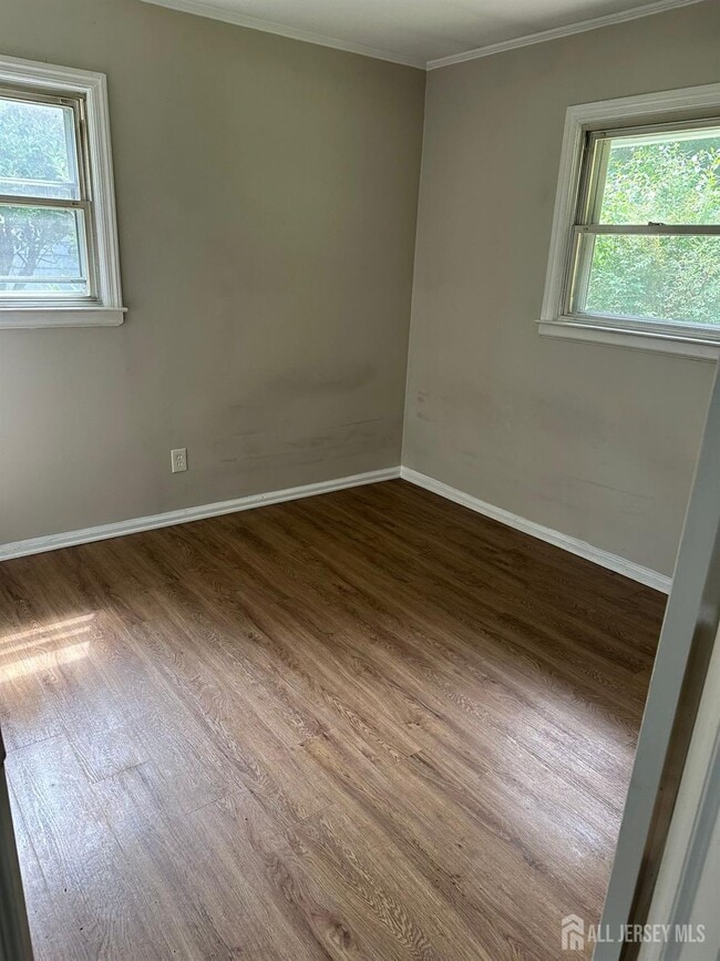 Building Photo - 1075 Fireside Ave
