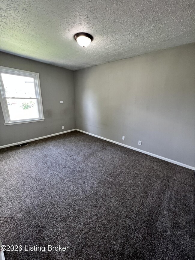 Building Photo - 3700 Hillcross Dr