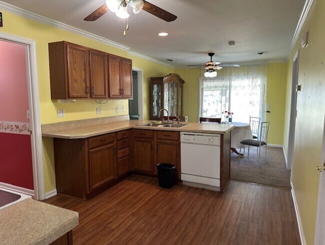Building Photo - 24 Mel-Ron Ct-