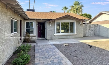 Building Photo - 8726 E Bonnie Rose Ave