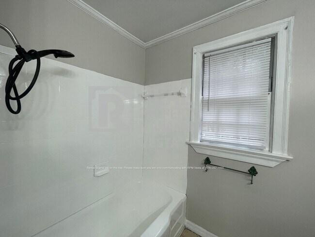 Building Photo - 3163 Highpoint Dr